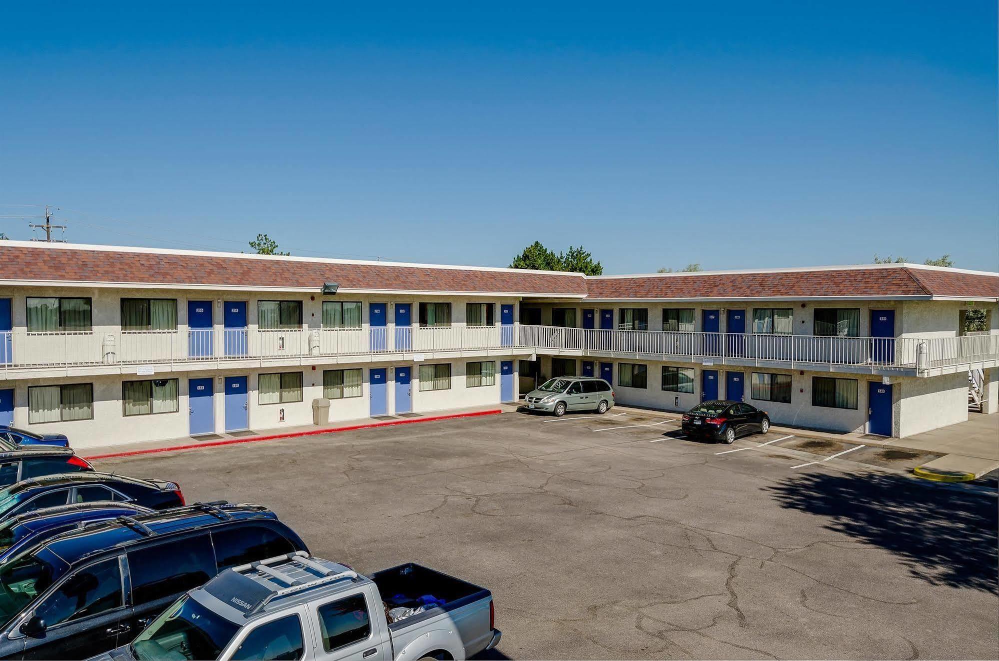 Park Inn By Radisson, Thornton Eksteriør bilde